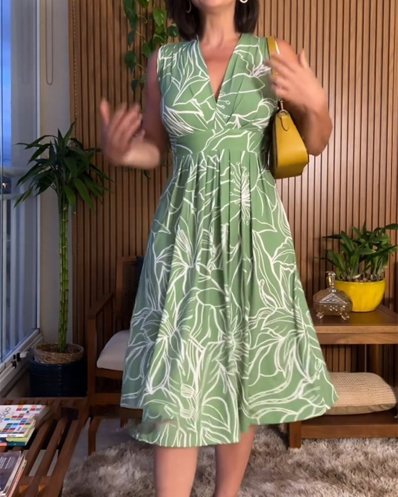 Evelyn™ Gracefully Accentuates Curves