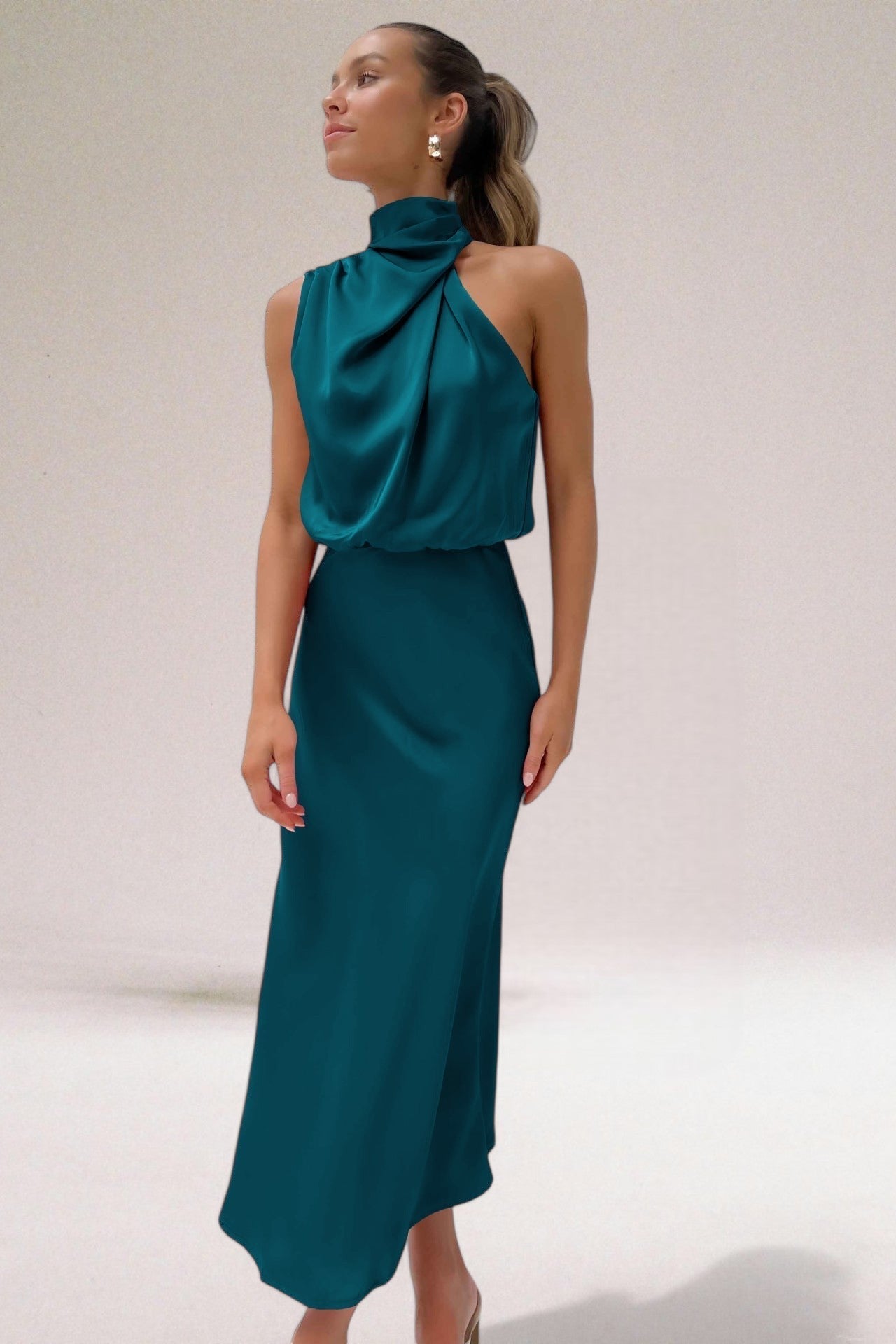 Aveline – Elegant Satin Halter Maxi Dress for Women