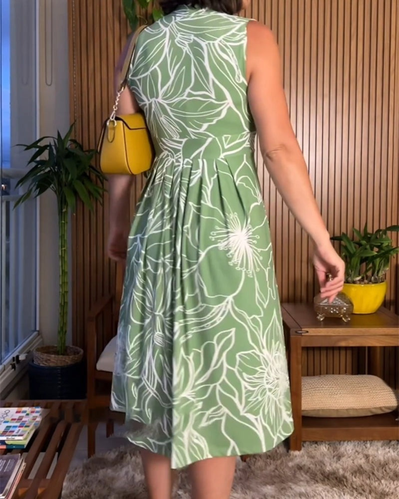 Evelyn™ Gracefully Accentuates Curves