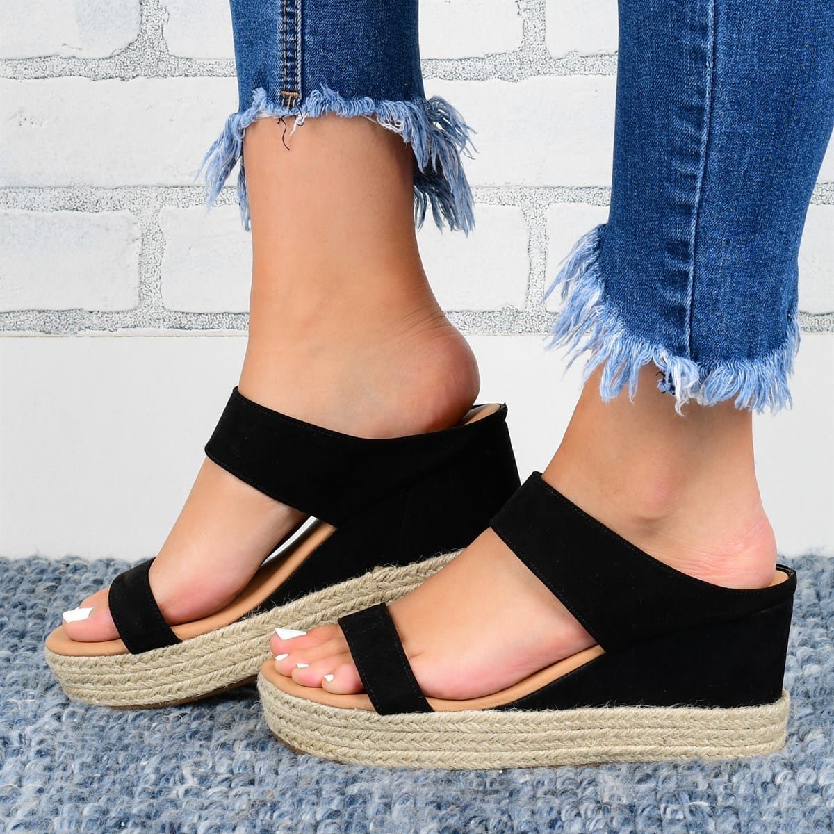 HempStyle™ – Elegant Women's Wedge Sandals Made from Natural Hemp