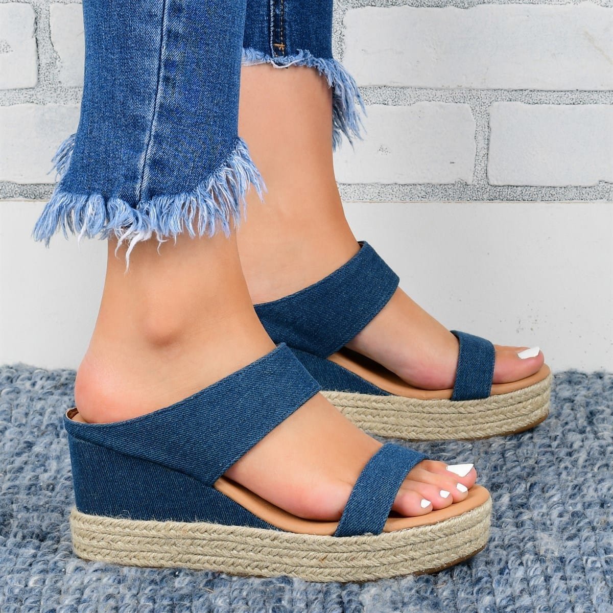 HempStyle™ – Elegant Women's Wedge Sandals Made from Natural Hemp