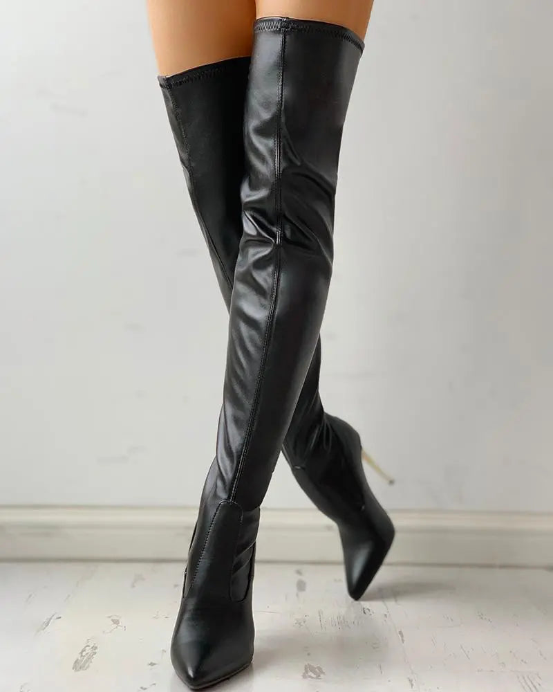Women's Black Leather Boots with Low Heel and Elegant Design