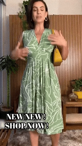 Evelyn™ Gracefully Accentuates Curves