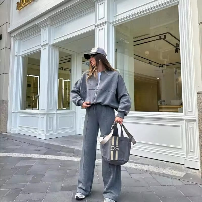 Svetlana – Women's Tracksuit with Oversized Zipper