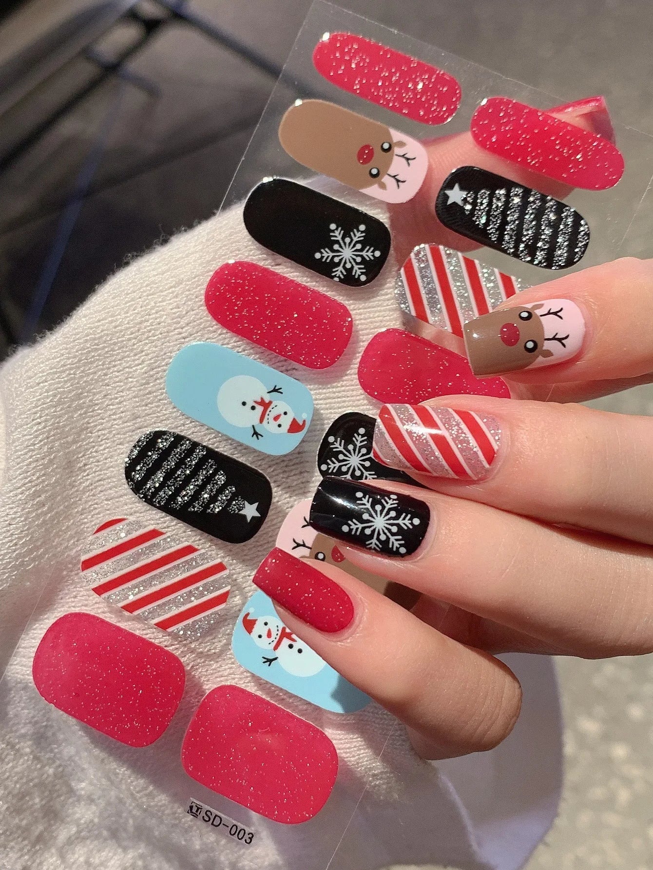 JollyNails™ Creative Holiday Nails