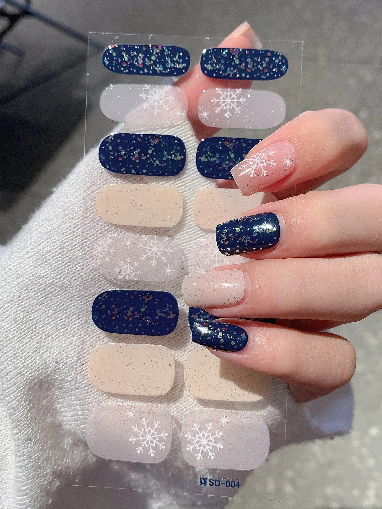 JollyNails™ Creative Holiday Nails